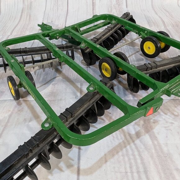 Vintage 1/16 Ertl John Deere 220 Center Fold Disk Farm Toy - Picture 4 of 14